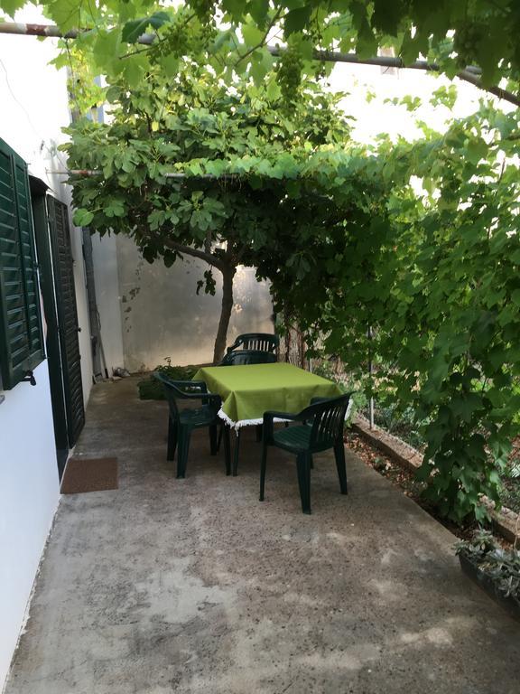 Apartments And Rooms Mirjana Bibinje Exterior photo