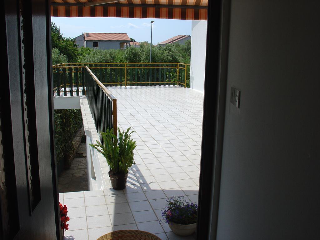Apartments And Rooms Mirjana Bibinje Exterior photo