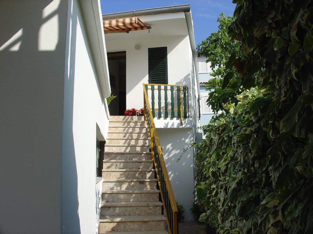 Apartments And Rooms Mirjana Bibinje Exterior photo